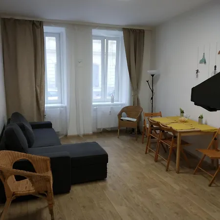 Spacious 5 Person Great For Families Or Friends