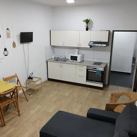 Spacious 5 Person Great For Families Or Friends * Brünn